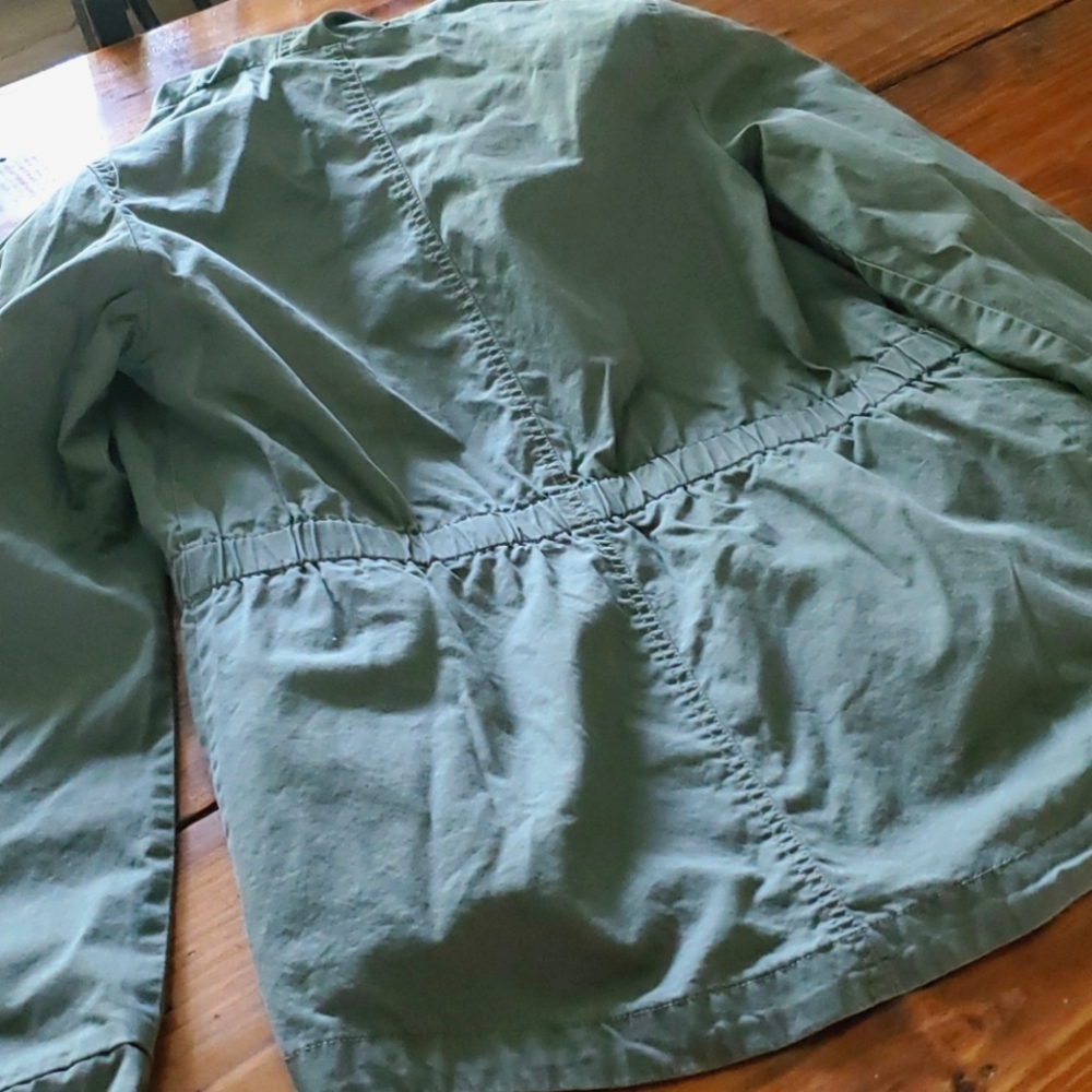 Lightweight Hooded Jacket - Picture 4 of 4